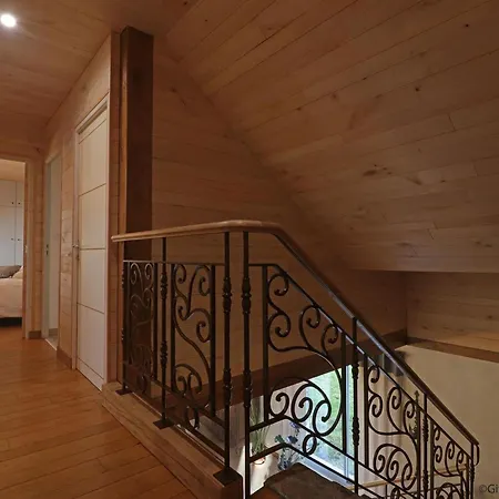 Maison Authentique Avec Jeu De Societe, Terrasse Et Jardin, Ideale Pour Tribu - Fr-1-497-142 Ceauce