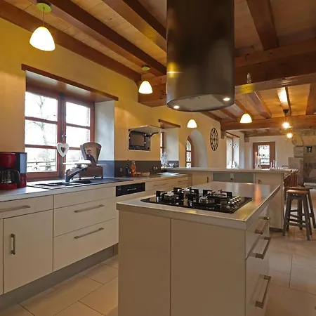 Maison Authentique Avec Jeu De Societe, Terrasse Et Jardin, Ideale Pour Tribu - Fr-1-497-142 Feriehus Céaucé