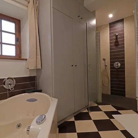 Maison Authentique Avec Jeu De Societe, Terrasse Et Jardin, Ideale Pour Tribu - Fr-1-497-142 *